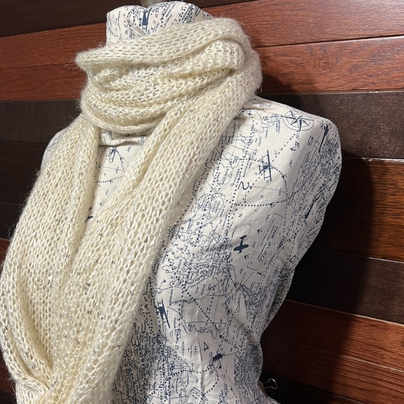 No Brand Super Soft Sparkly Infinity Scarf - Picture 3 of 4